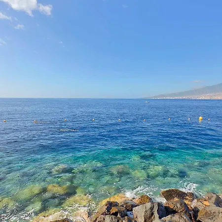 Beachfront Seaview Oasis - Private Terrace & Panoramic Ocean Views Apartment
