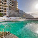 아파트 Beachfront Seaview Oasis - Private Terrace & Panoramic Ocean Views