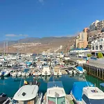 Beachfront Seaview Oasis - Private Terrace & Panoramic Ocean Views 아파트 *