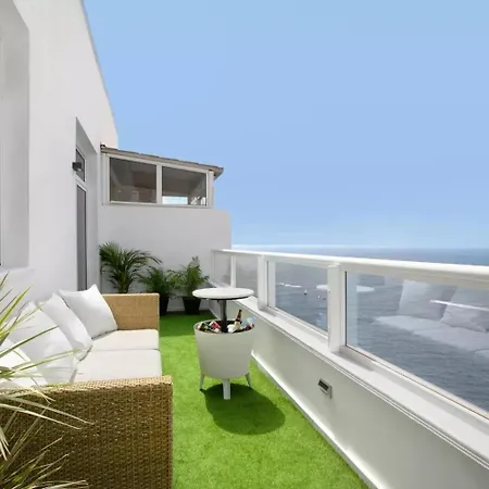 Apartment Beachfront Seaview Oasis - Private Terrace & Panoramic Ocean Views *