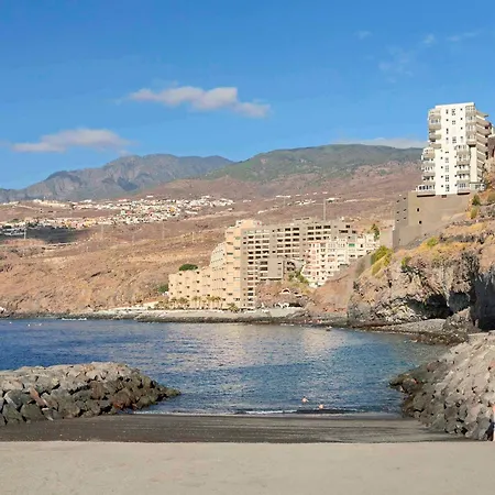Beachfront Seaview Oasis - Private Terrace & Panoramic Ocean Views Apartment